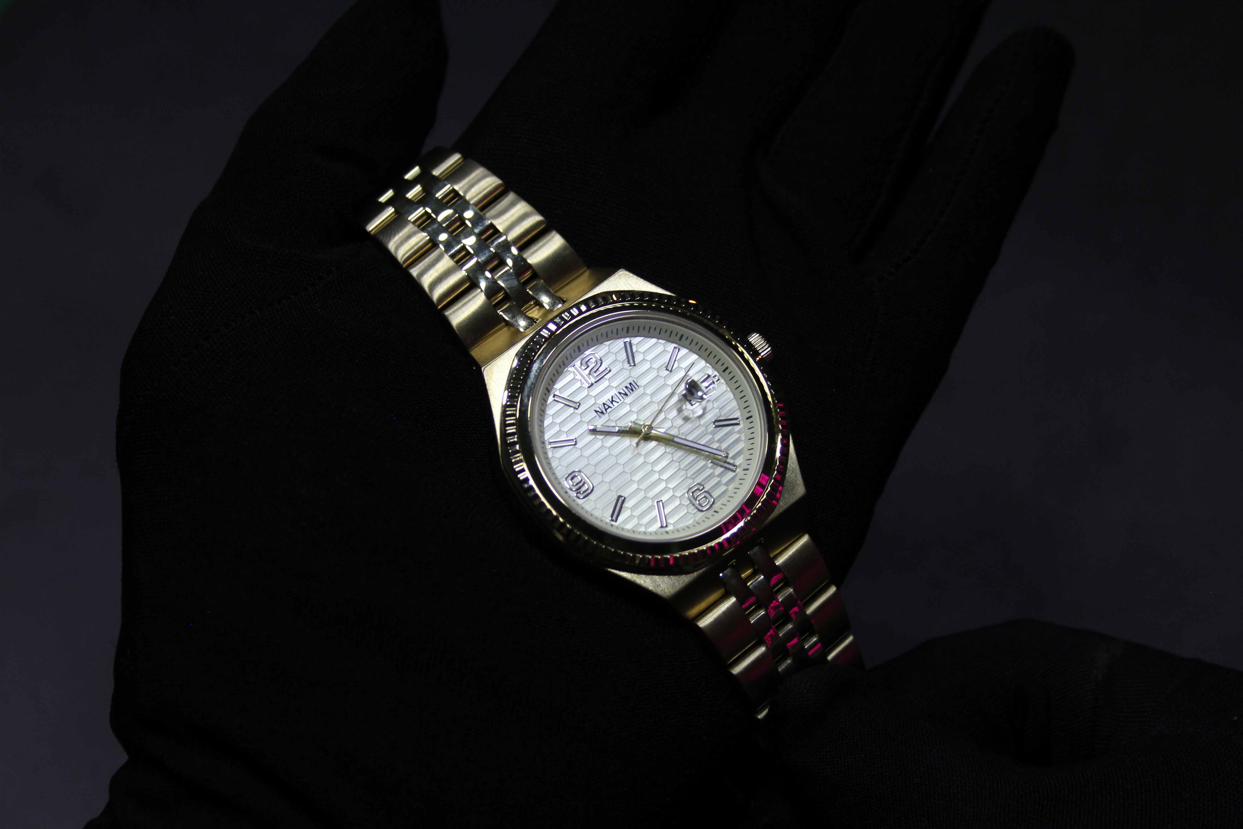 NAKINMI Classic Stainless Steel Watch – Elegant Silver & Two-Tone, Quartz Movement, Men’s & Women’s Collection