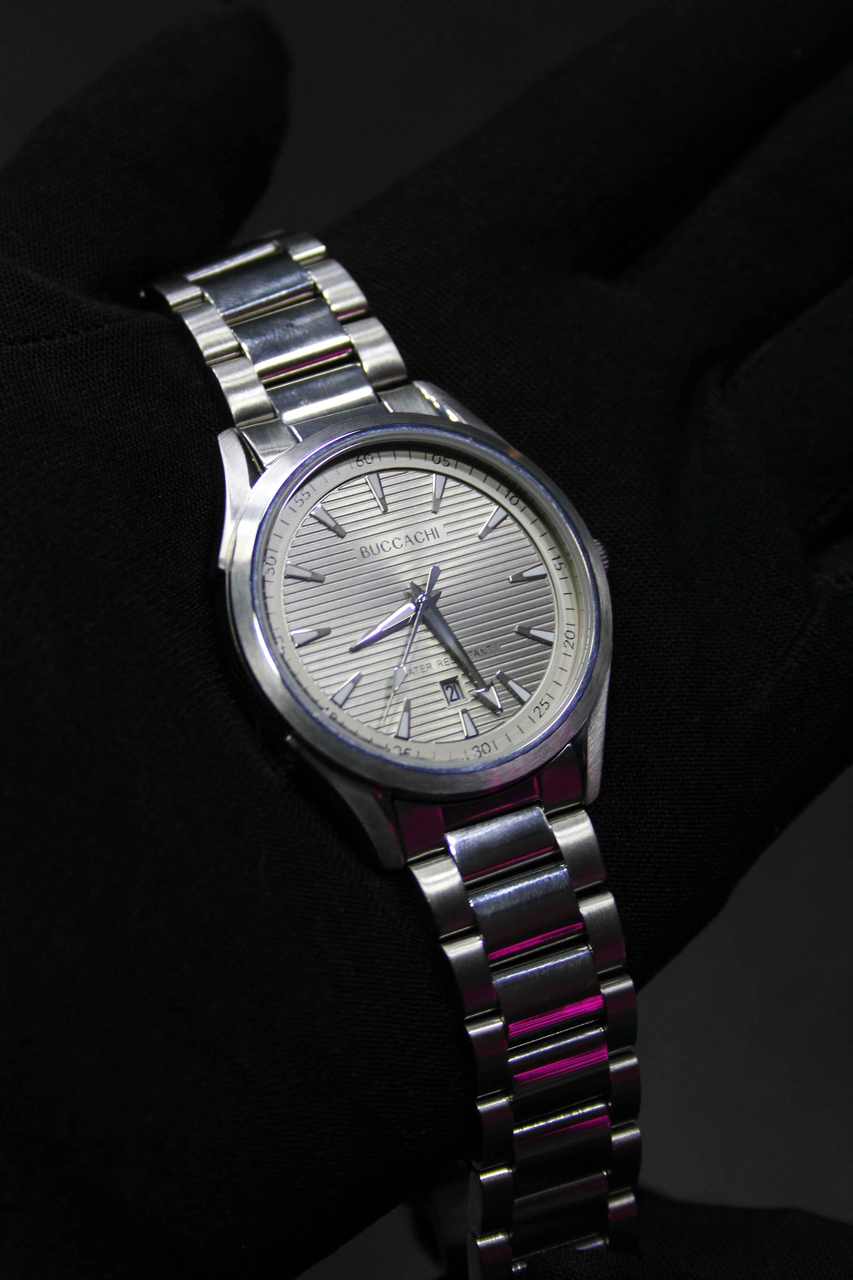 BUCCAGHI Men’s Classic Silver Stainless Steel Wristwatch – Sleek Design with Textured Dial